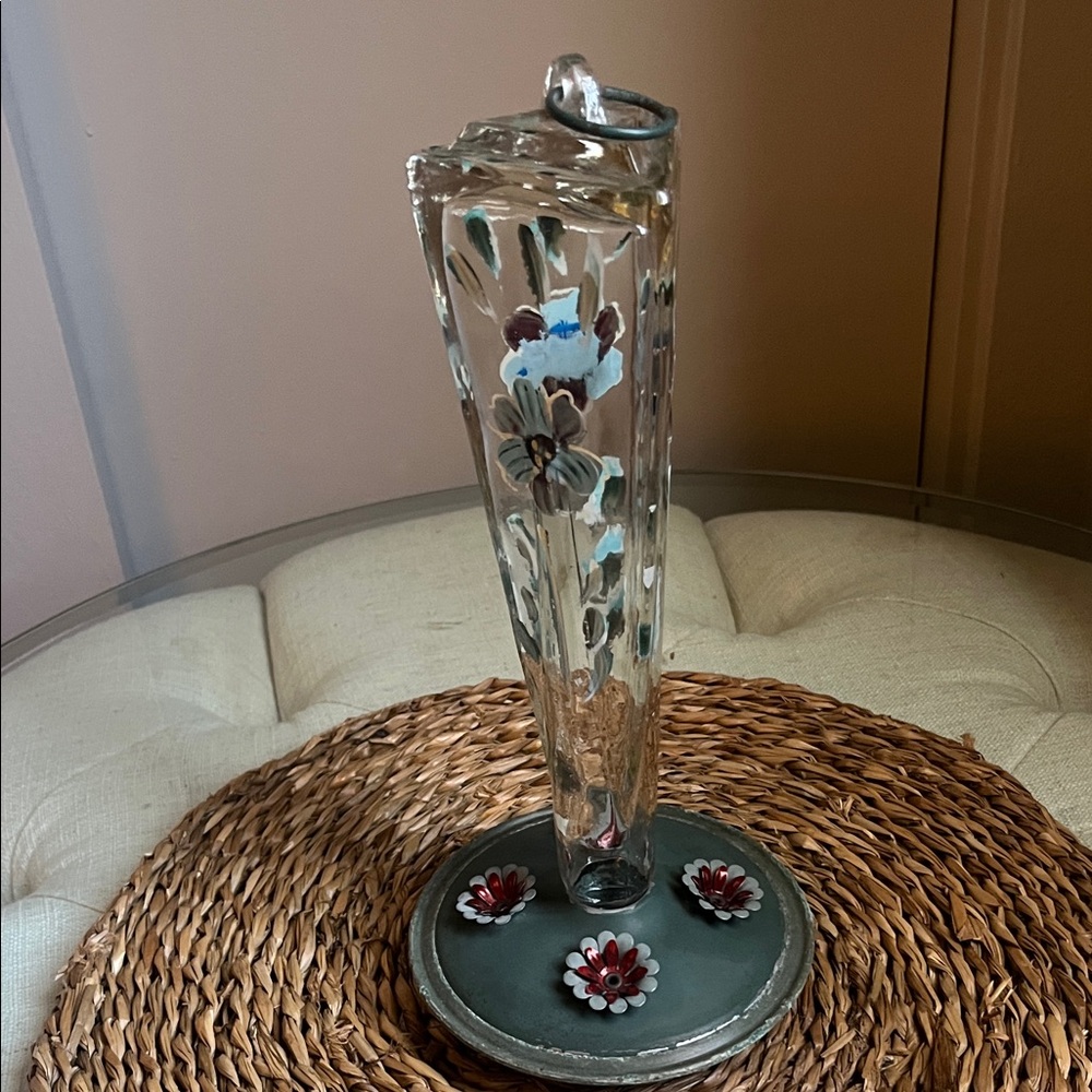Vintage Hummingbird Feeder Hand-Blown and Hand-Painted Glass Vesal Metal base - Picture 3 of 9